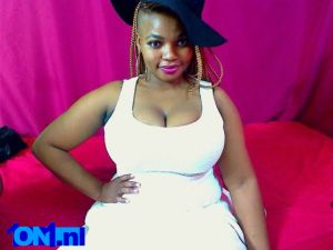 BUSTYEBONY