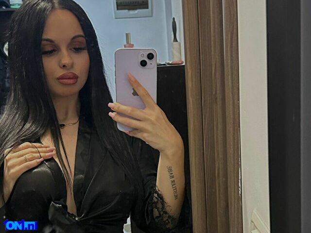 HannahIssa preview 4