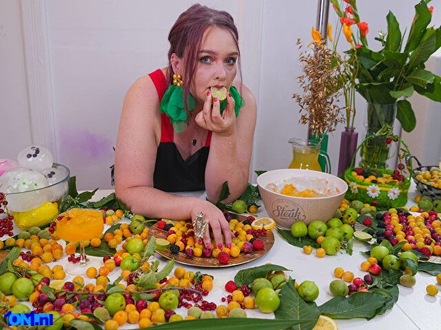 SinFulTitsDD foto 18