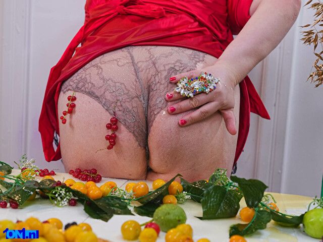 SinFulTitsDD foto 25