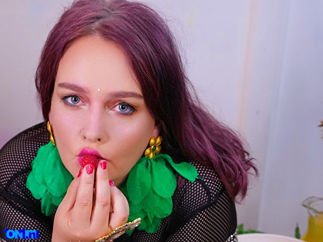 SinFulTitsDD foto 34