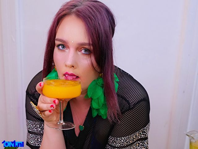 SinFulTitsDD foto 37