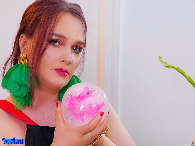 SinFulTitsDD foto 44